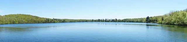 A panorama across Lac Seigneurial at Mont-Saint-Bruno.